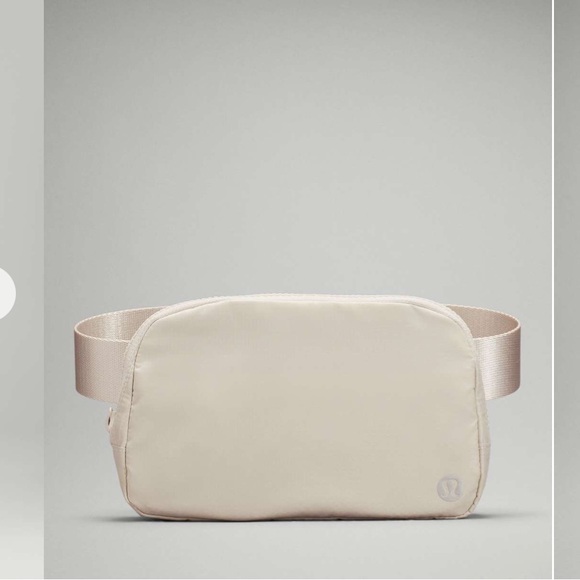 New!‎ Lululemon Everywhere Belt Bag 1L
White Opal - Picture 1 of 6